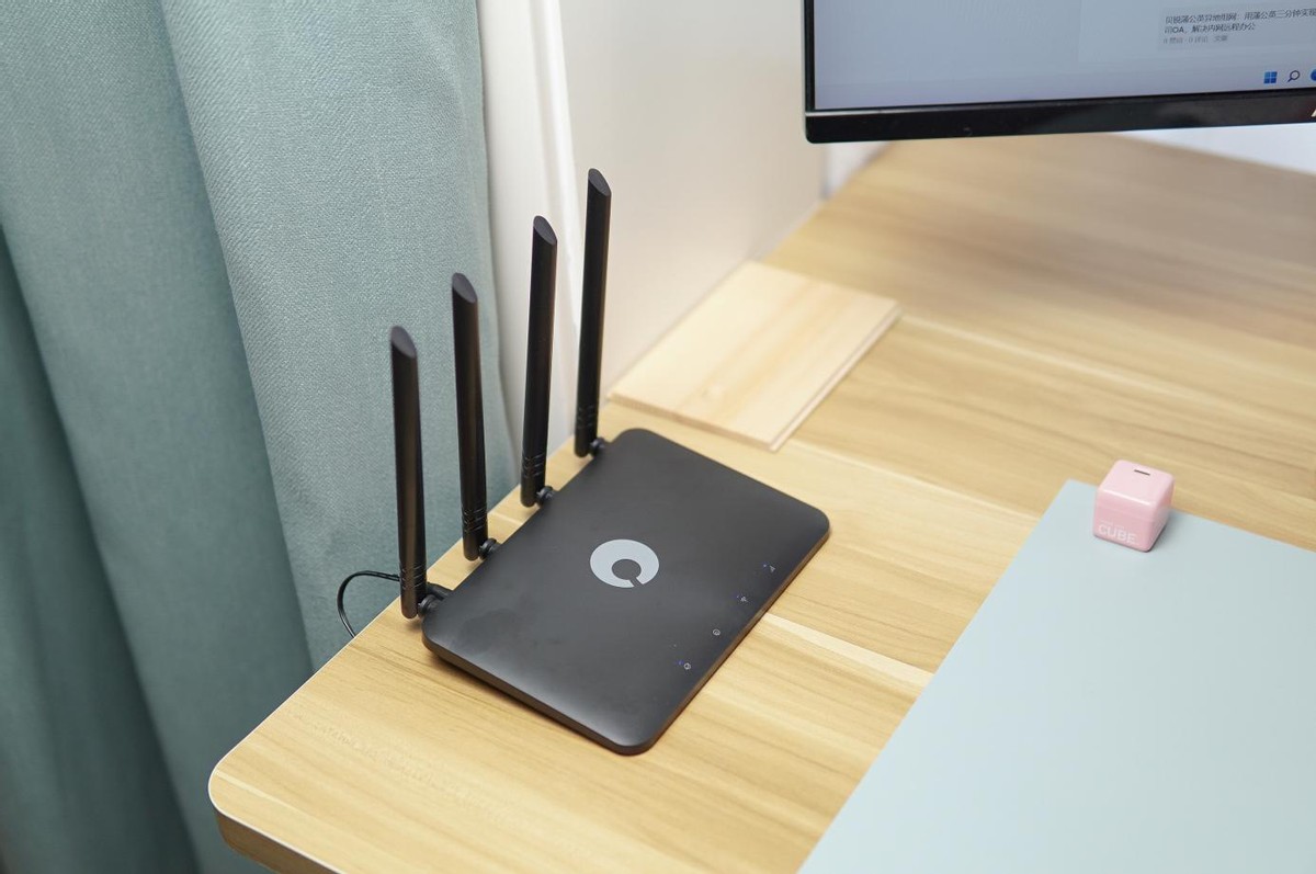 蒲公英x4c4g路由器堪比随身wifi,蒲公英4g路由器x4