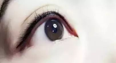 如何看美瞳线是否留色,怎么判断美瞳线是否结痂了