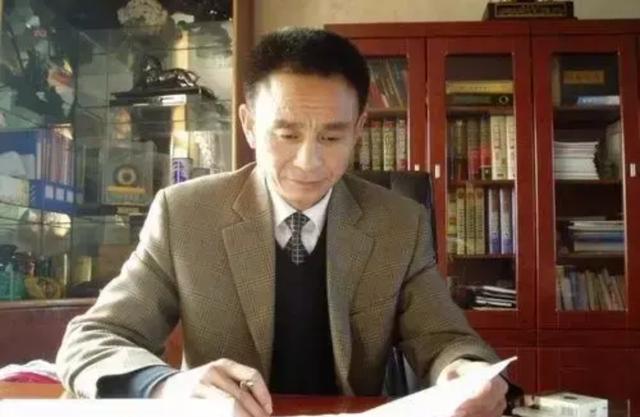 从假发到“黑金”，他是造假第一人，却带领许昌取代韩国统治世界