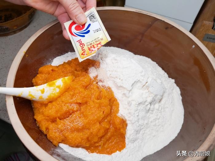 玉米面元宝馒头的简单做法,元宝馒头怎么做蒸出来才好看