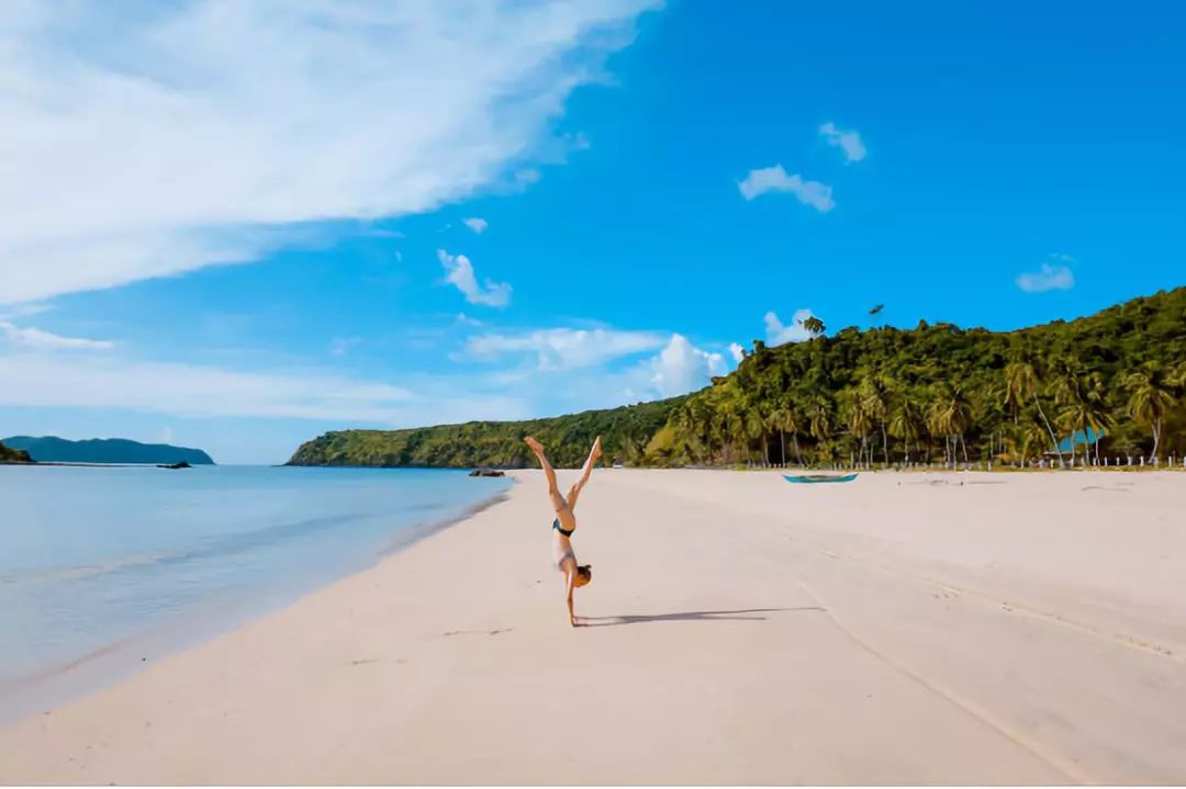 走过很多地方的诗句,走过很多地方原唱