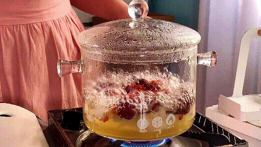 三月女人节带你制作几款美颜甜品,做个美味的花胶炖牛奶