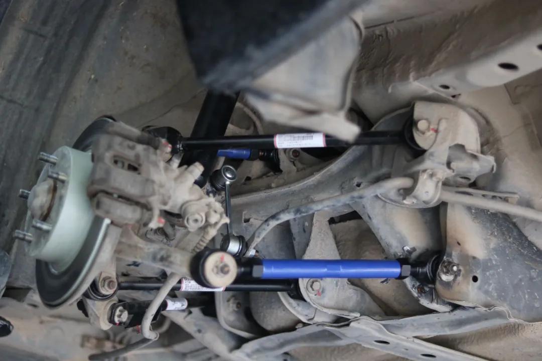 怪兽翻新车,怪兽修车翻新艾力绅