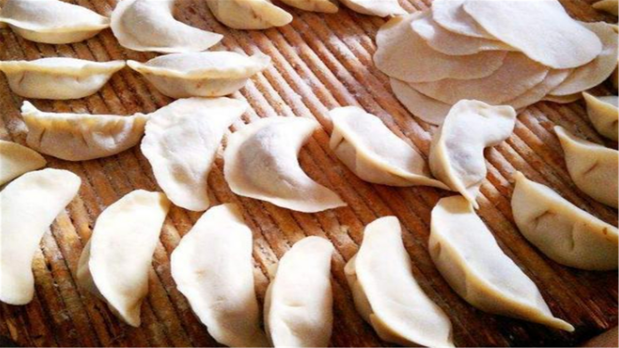 老东北美食鸡蛋西红柿水饺做法,西红柿水饺的家常做法大全