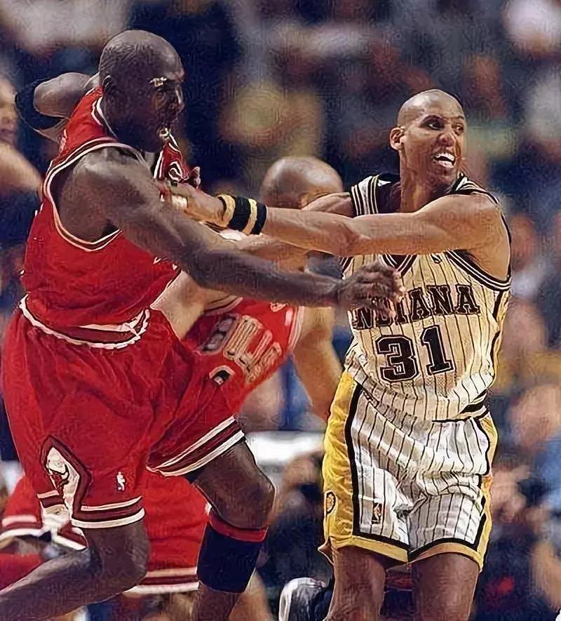 对裁判判罚不满的正确申诉途径,对裁判不满的反应