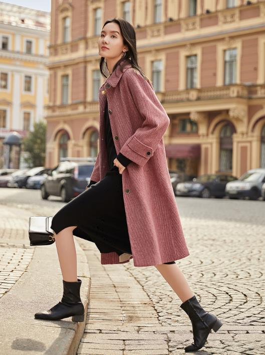 冬季最火穿搭秘籍:毛呢大衣搭针织连衣裙,让你秒变韩剧女主角