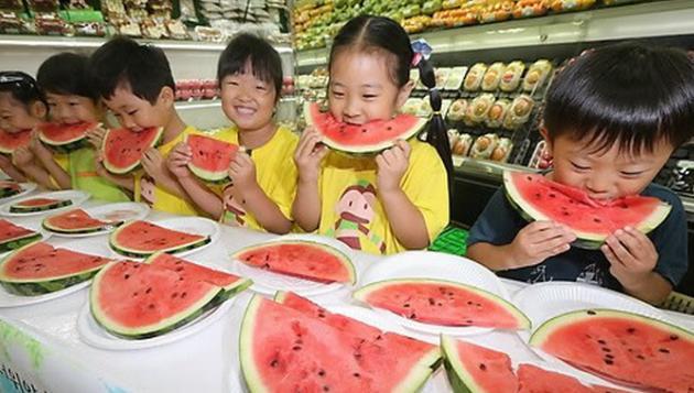 五岁男孩上吐下泻带酸味,7岁男孩上吐下泻