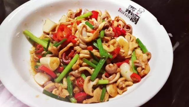 湖南长沙湘菜馆哪家比较好,长沙7号湘菜馆有名的菜坛子肉