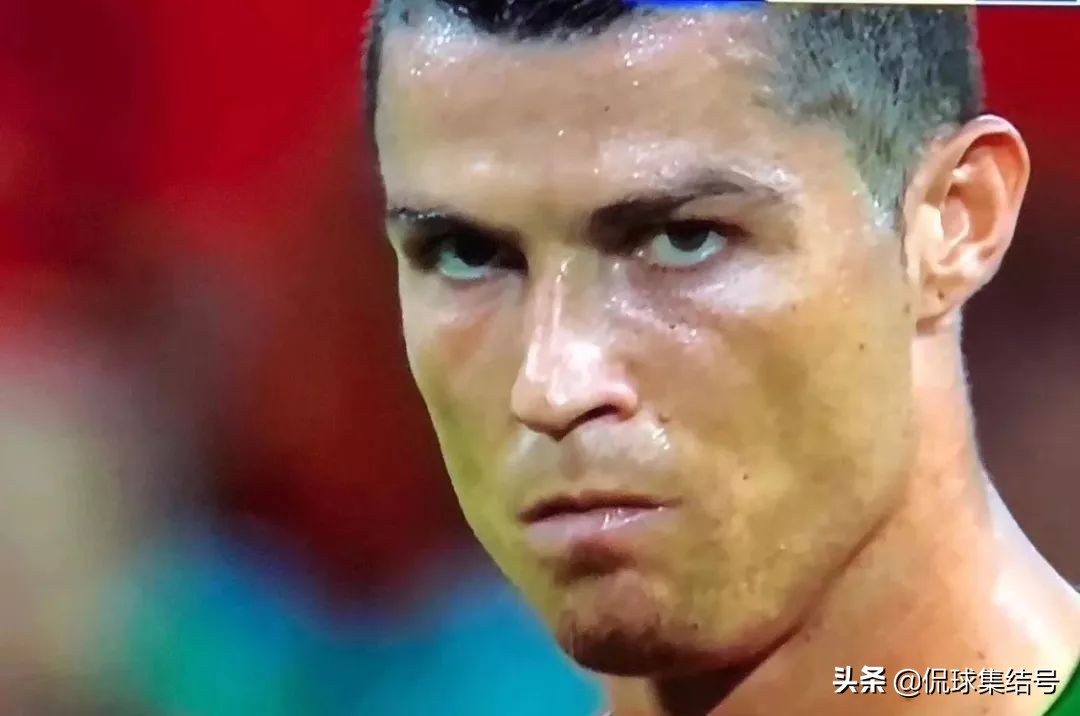 c罗和梅西在逆境中的领袖风范,梅西难掩颓势c罗尽显球王风范