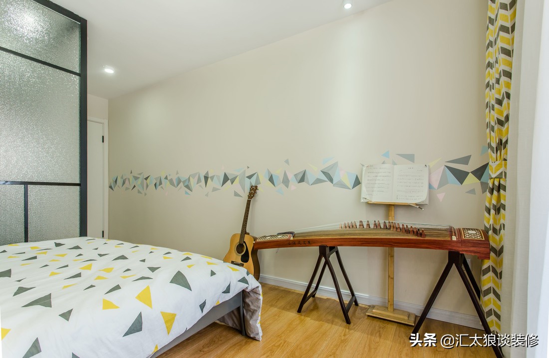 她家装修很简单,她家两居室装修太惊艳了