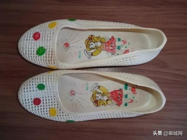 曾经这种衣服在六安夏天人手一件，穿过的都老了