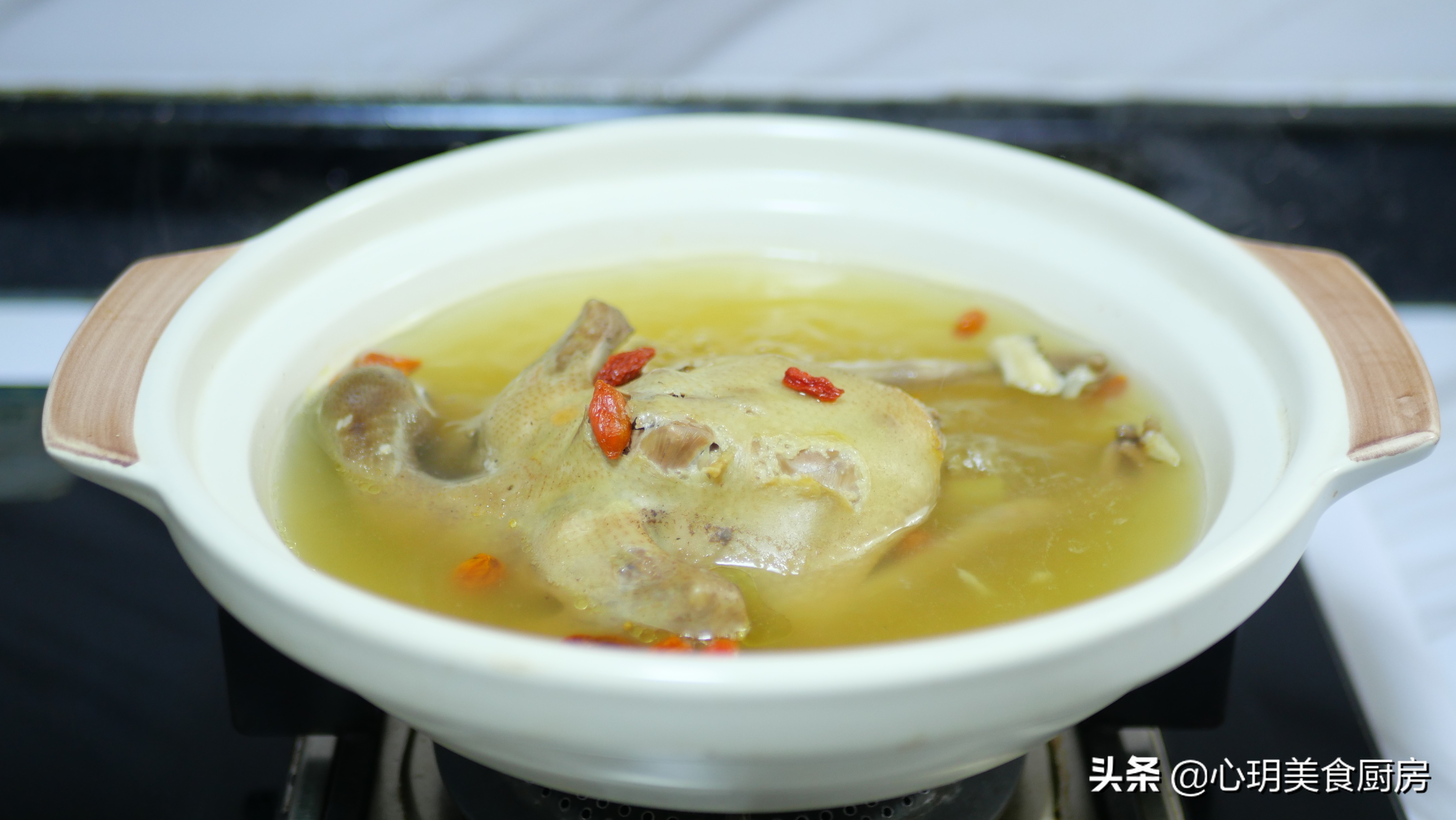 鸽子汤怎么去除鸽子腥味,一般炖鸽子汤怎么炖不腥