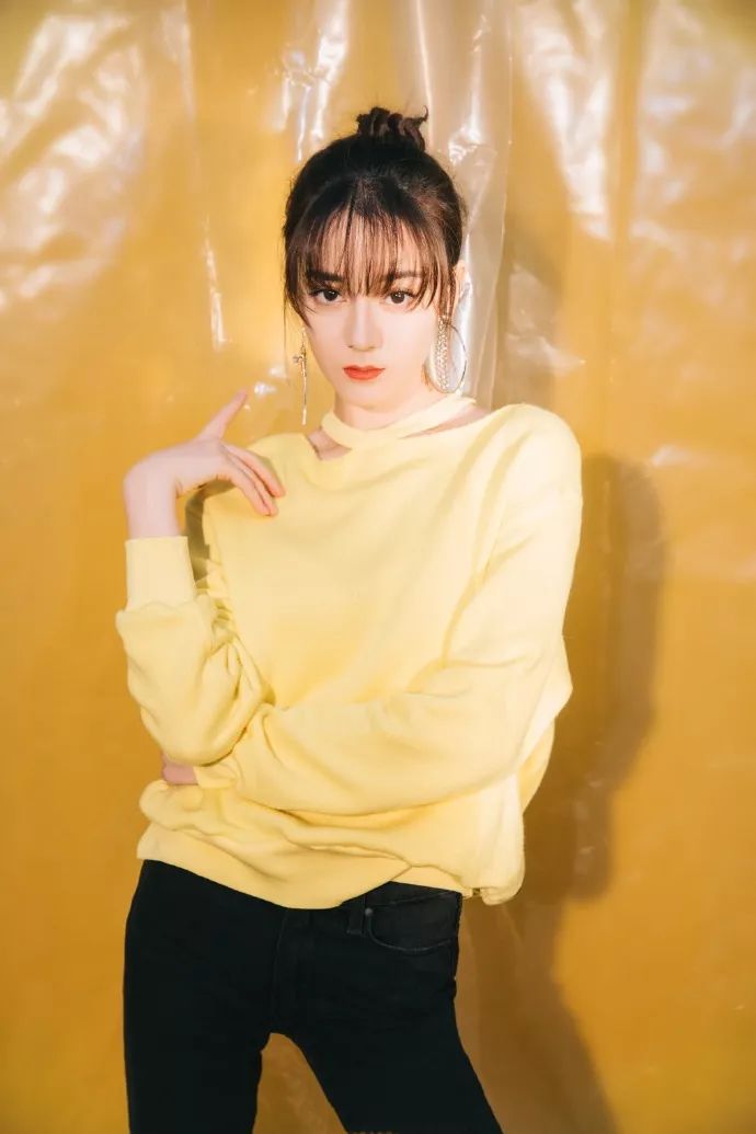 毛衣和卫衣哪个时尚一点好,卫衣与毛衣哪款好看