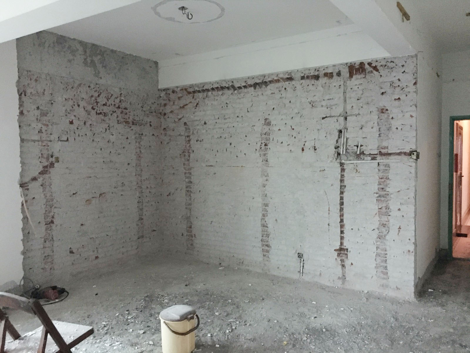 装修不小心打了承重墙怎么处理,不小心把承重墙敲了怎么办