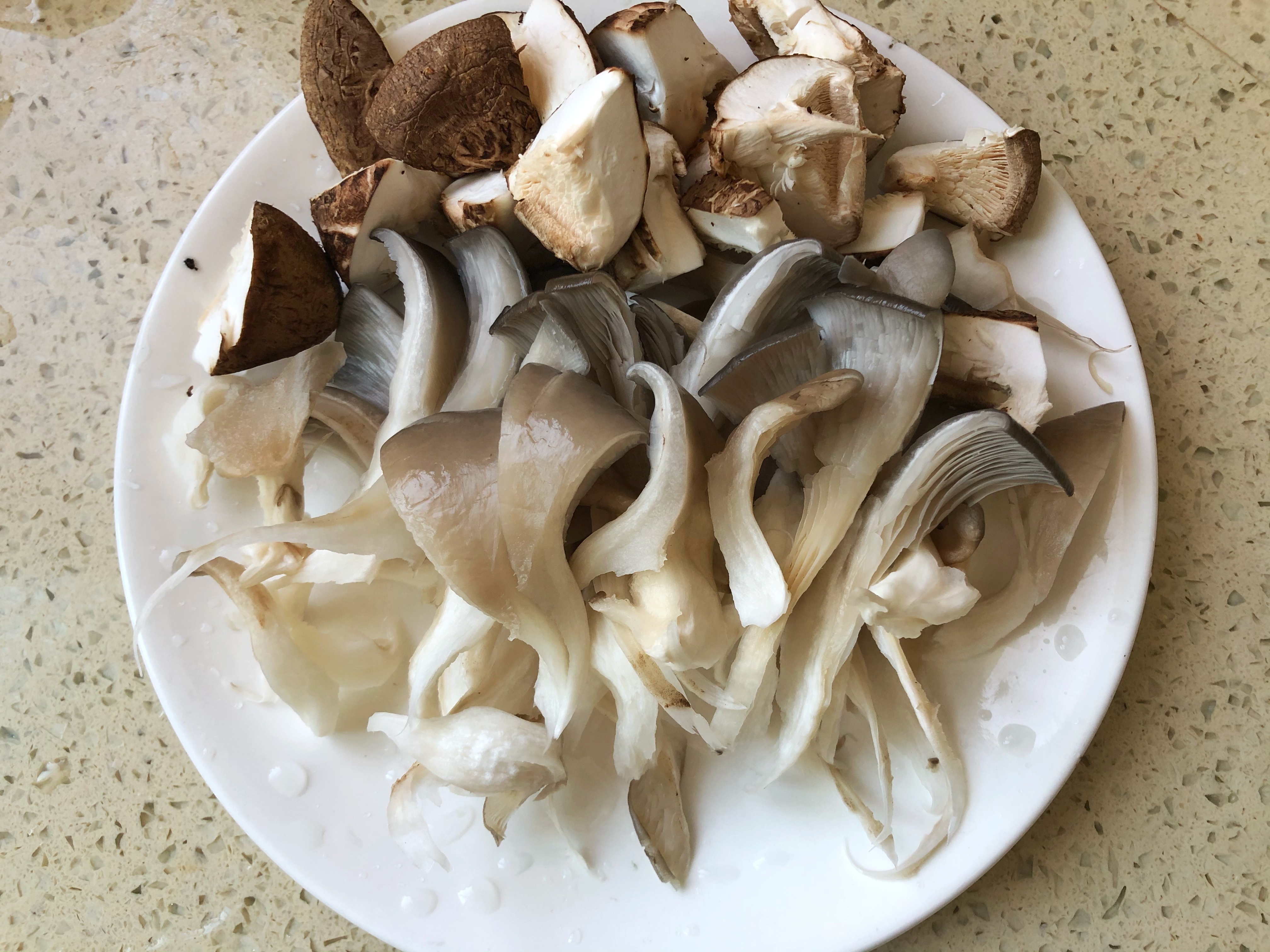 家庭熬骨头汤放什么调料,在家熬骨头汤