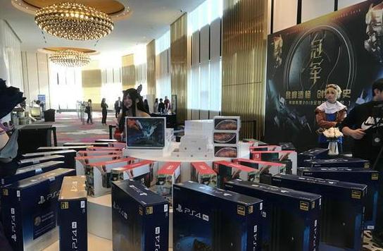 pdd和笑笑解说ig,ig夺冠庆功宴王思聪