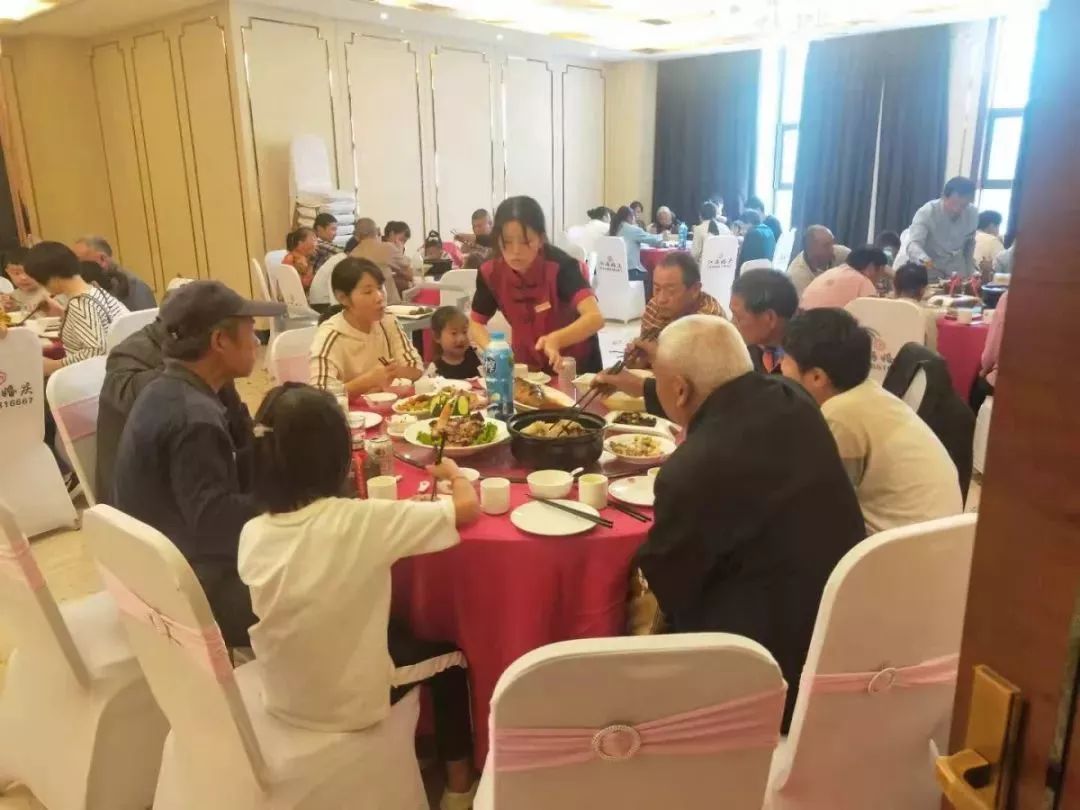 我们都是土生土长的农村娃,我们都是湖北人