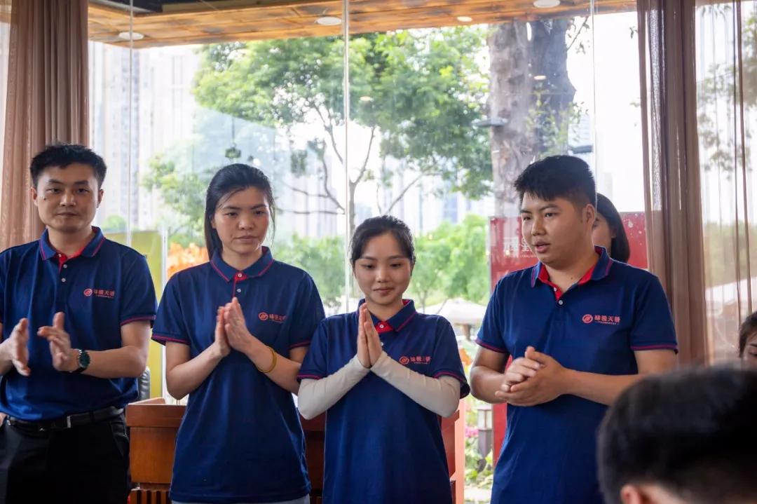 风雨同舟砥砺前行团建,团建乘风破浪
