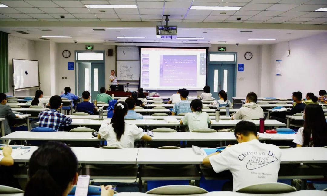 回顾：全面线下复课第一周，这依旧是你熟悉的西财课堂！