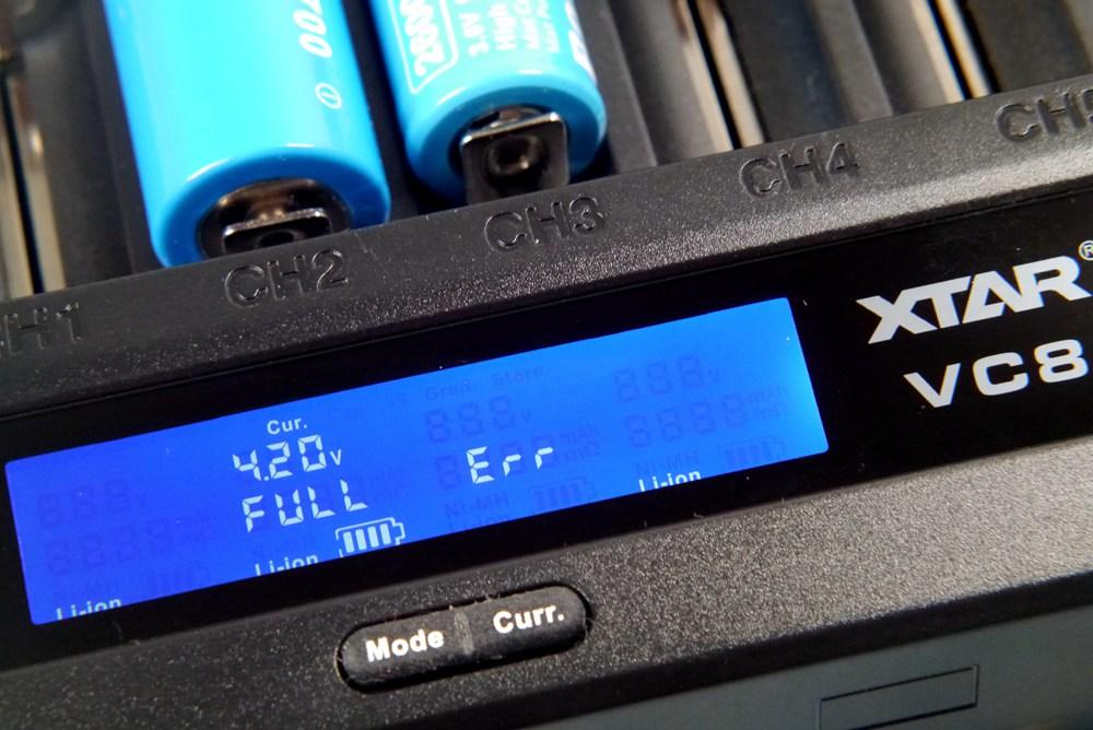 要痛痛快快地玩,就得配上这个8槽充电器才行