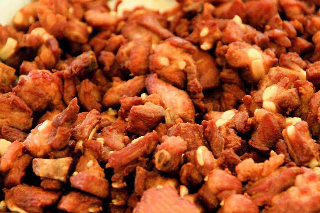 炸排骨怎么做让排骨入味而且烂,炸排骨的最正确方法