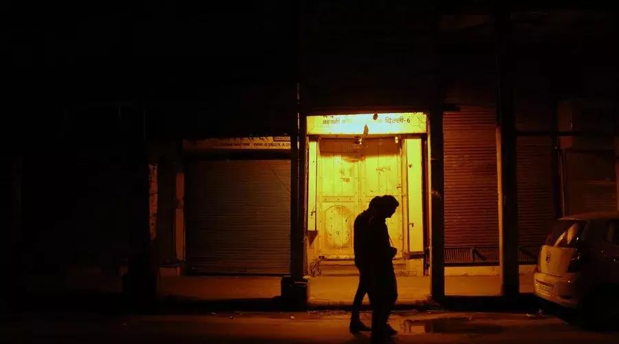 工资5千月供2千压力大吗,工资5千还7千