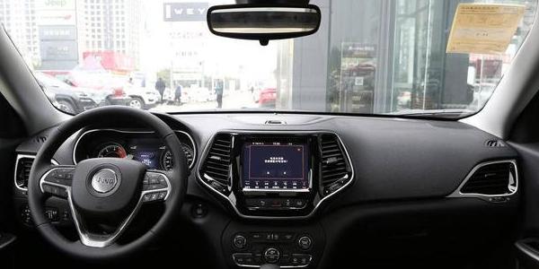 这款车2.0t带四驱百公里仅8.8秒,这才是良心b级车16万2.0t加8at