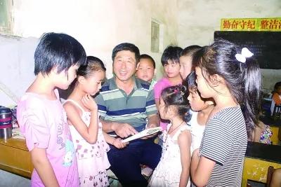 一些乡村教师的事例,乡村教师的故事