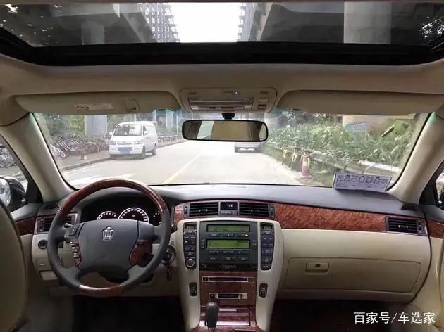 10万左右的丰田皇冠,花10多万买二手豪车划算吗