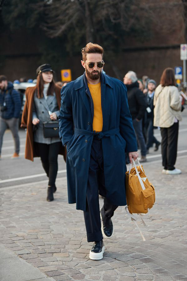 穿好2021流行色，比别人先时髦一步，这4款黄色单品不要错过