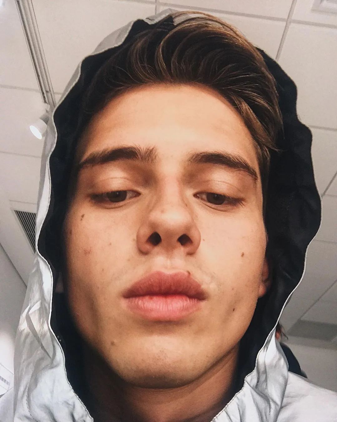 巴西小伙年轻时视频,巴西小男孩帅气