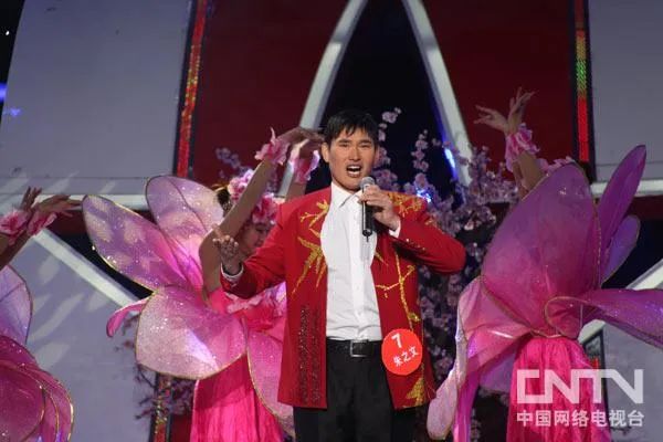 最惨大明星被全村人吸血,穷病他治不起啊!