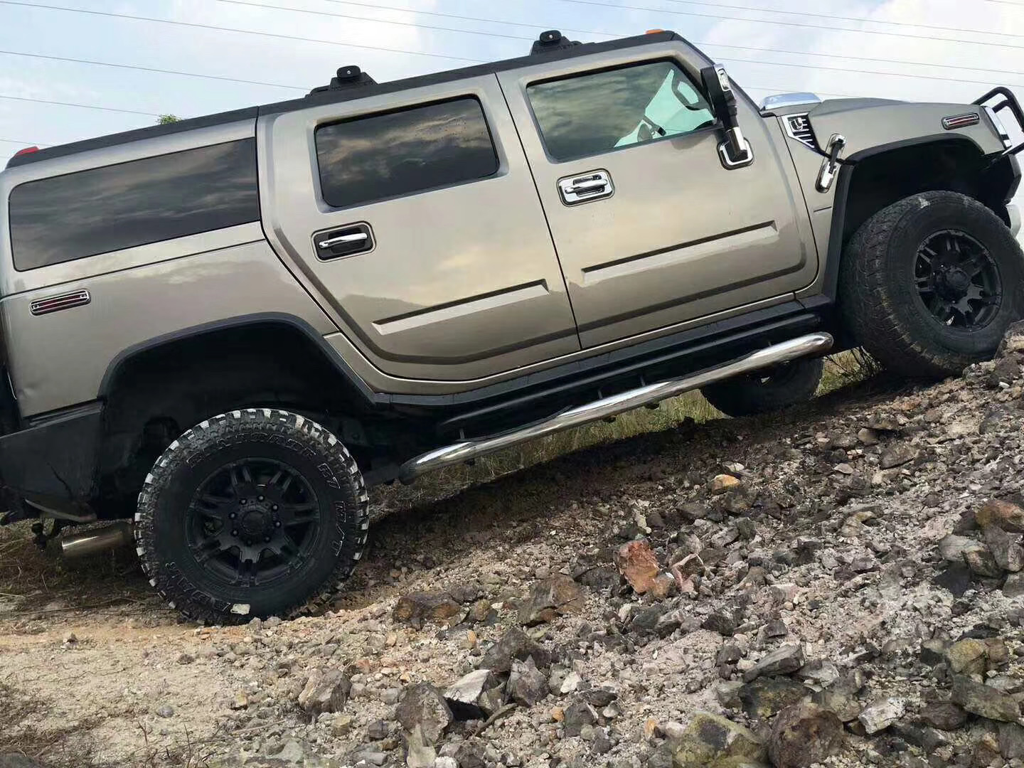 悍马h2沙漠越野测试,悍马h2越野有多厉害