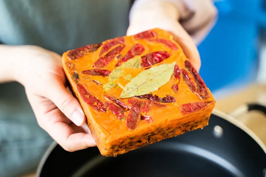 被薇娅直播间榨干零食预算后，写出了这篇测评报告（上）