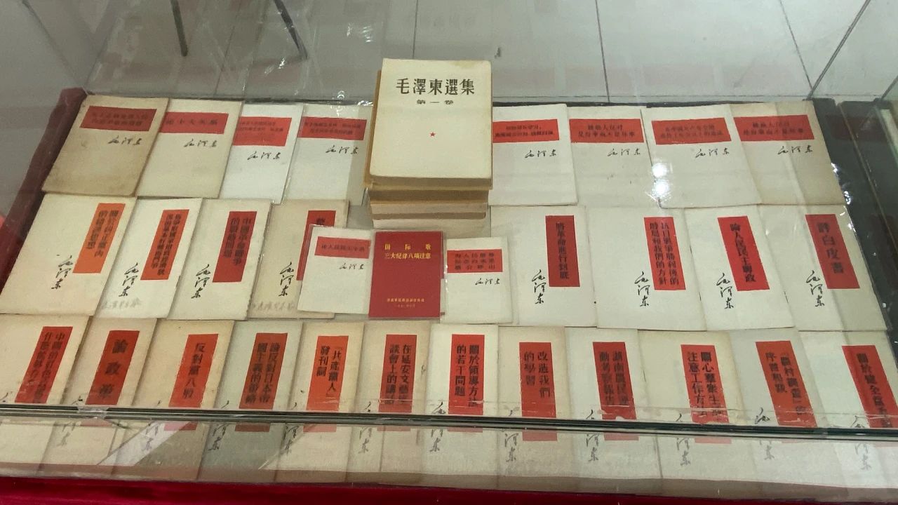 烟台天孚悦尚足球俱乐部携手福海路大润发大型书展开始啦