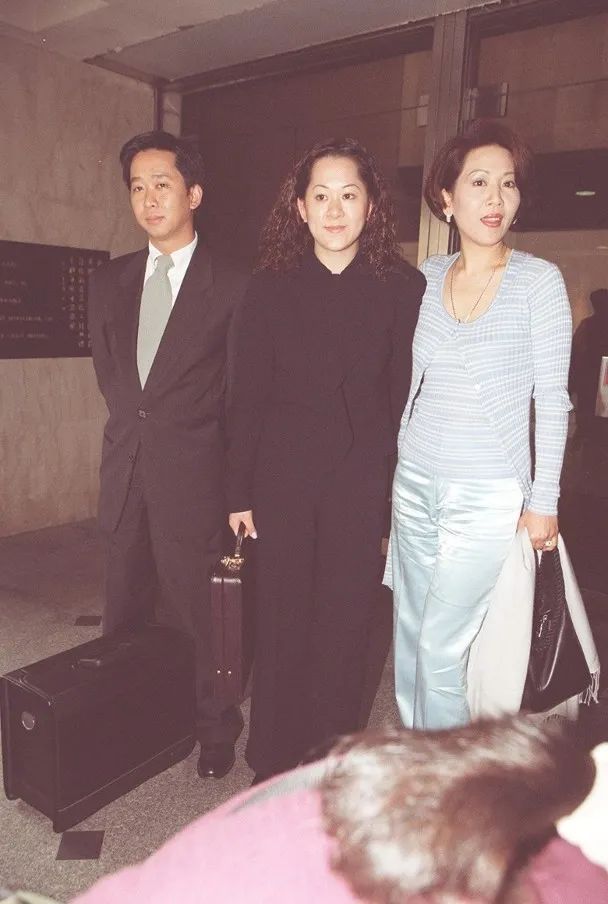 女星逝世一年死因至今成谜未下葬,70岁知名女星去世亲友透露死因