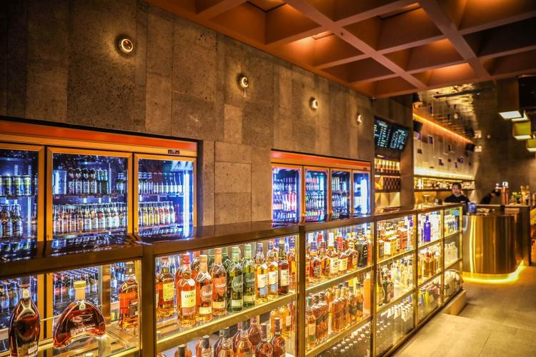 武汉可以吃饭的音乐酒吧,武汉比较嗨的音乐酒馆