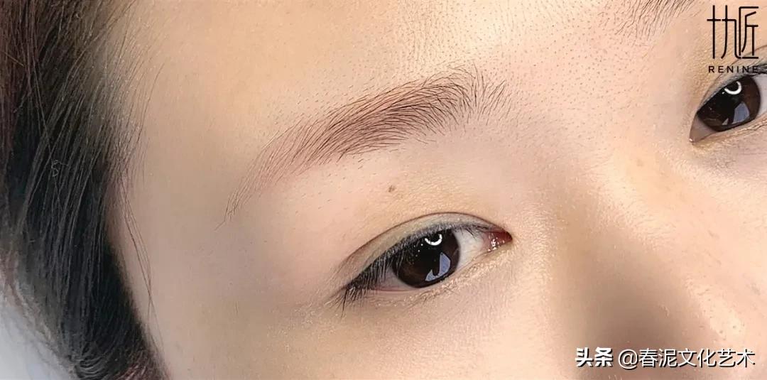 裸妆唇后期留色方法,纹唇上色留色技巧