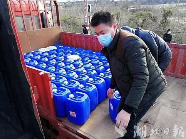 到一线,汲取奋进力量展现青年担当