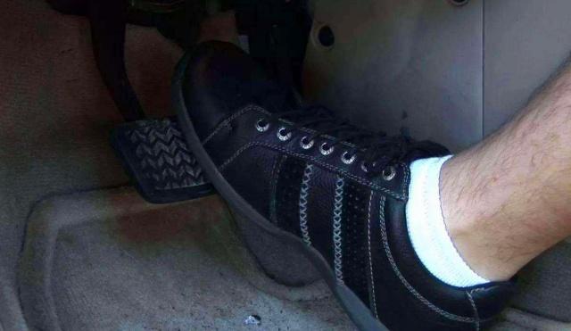 考试车老熄火,考试车怎么控制好离合不熄火