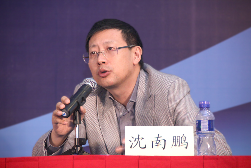 涂唐嫣口红调侃陈宝国，从央视名嘴到卖惨主播，李静如何走到这步