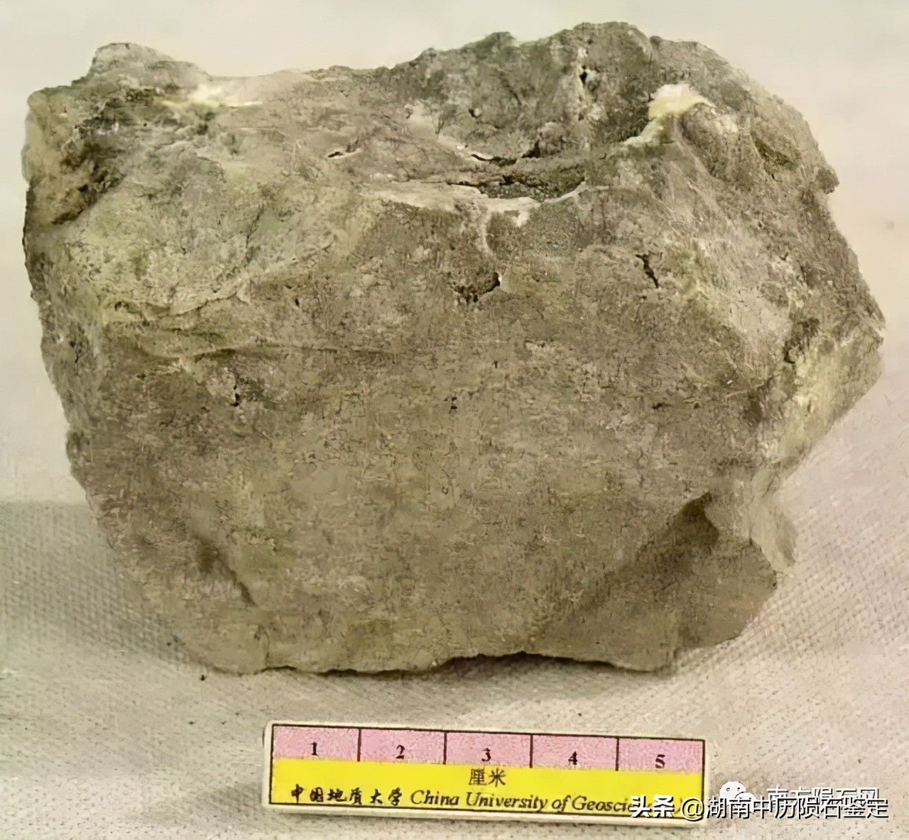 月球陨石与地球矿石的区别,月球陨石和矿石有什么区别