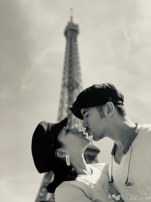 钟丽缇和张伦硕亲密照,钟丽缇一家照相