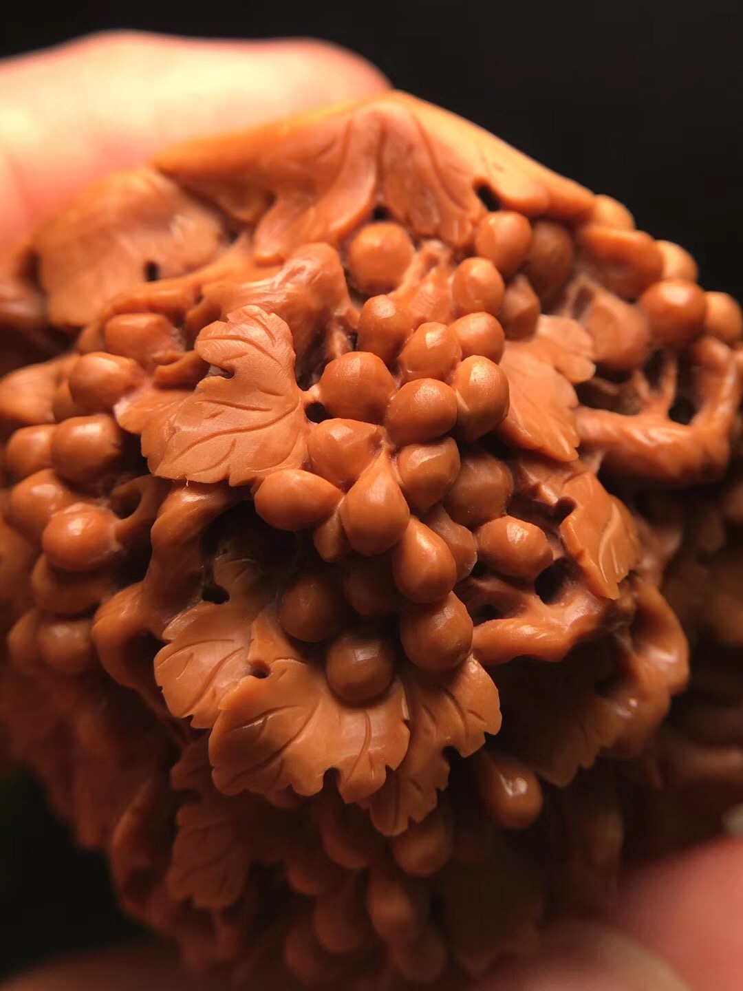 落地桃核发黑如何清洗,山桃核的正确清洗方法