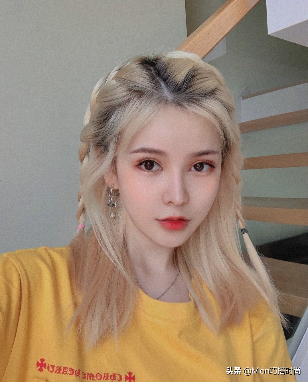 夏天中短发扎发显脸小的教程,夏天短发发型女怎么扎好看