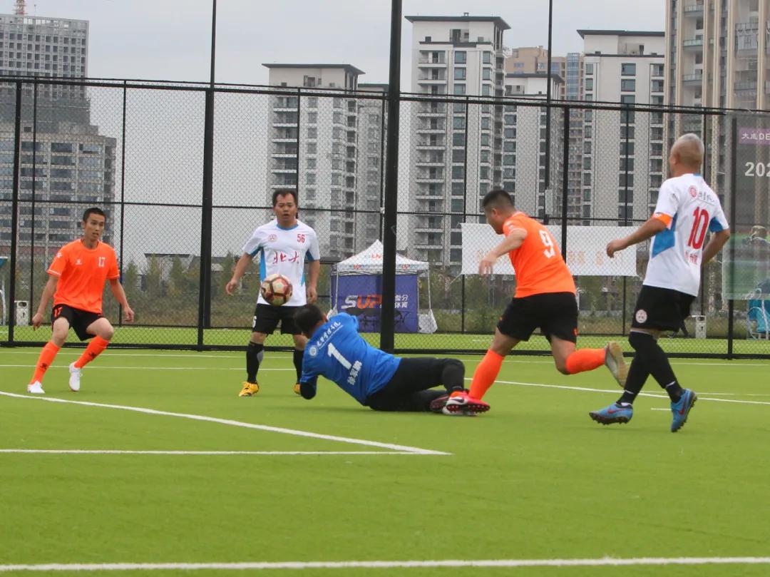 足球赛展现风采,足球比赛赛出风采