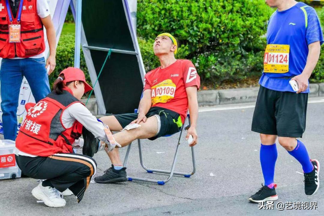 奔跑中国潜江国际马拉松赛视频,宁波吉利汽车马拉松