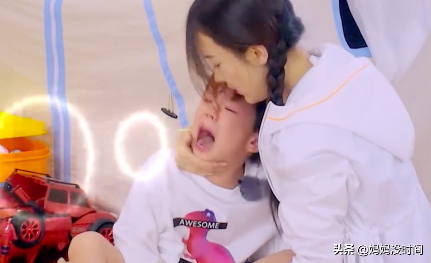 养育男孩和女孩不能用一样的方法,养育男孩女孩的差异