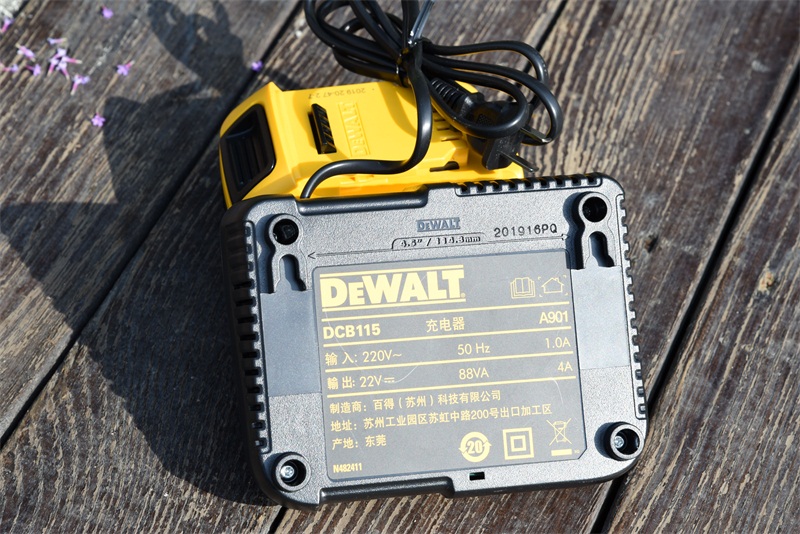 释放自我，轻巧随行-得伟DCH133无刷充电电锤入手使用体验