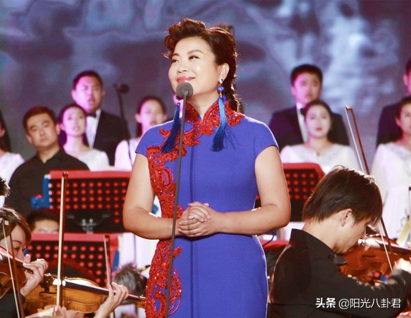 从湖南走出的8大美女，有4位立足央视春晚20年，2位成综艺一姐